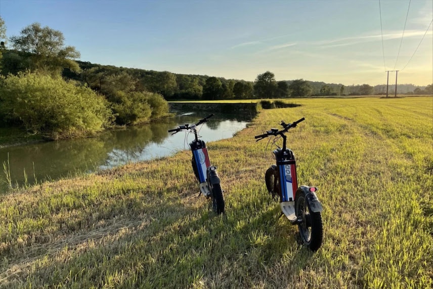 Trottinettes électriques dans la nature d'Argonne Ardennaise