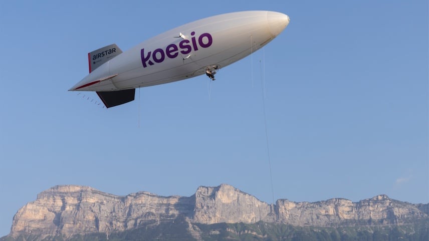 Dirigeable Koesio en train de voler