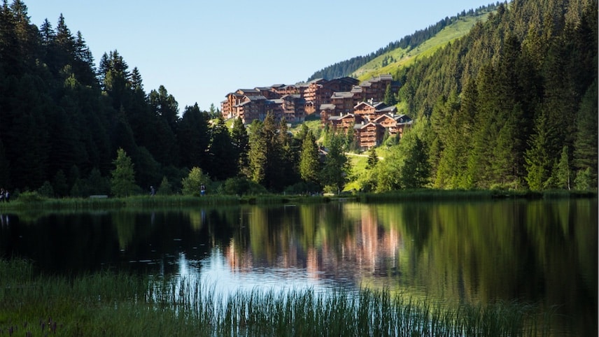 Vue du lac de la réserve de Tueda