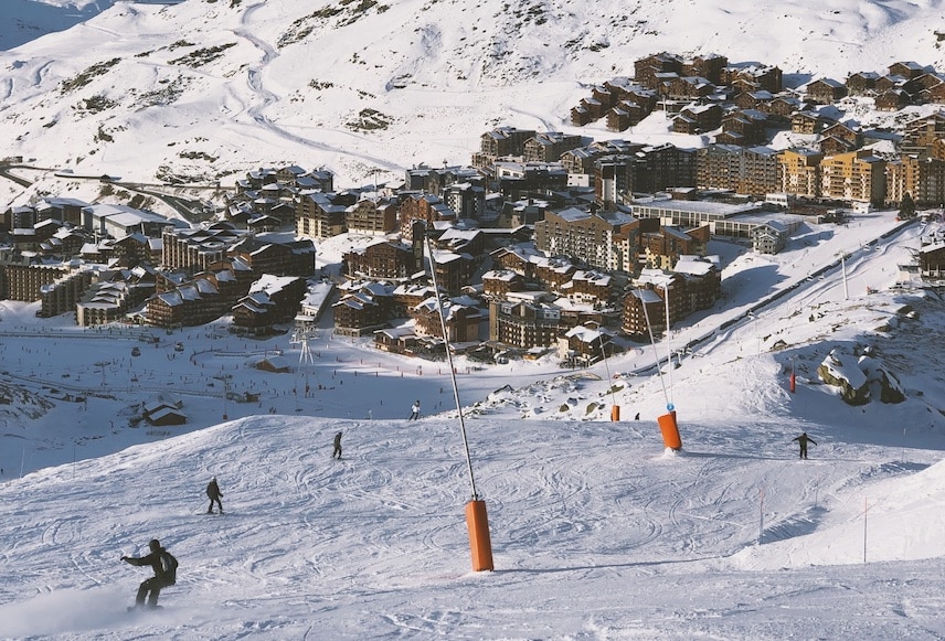Skieurs en train de descendre les pistes de Val Thorens